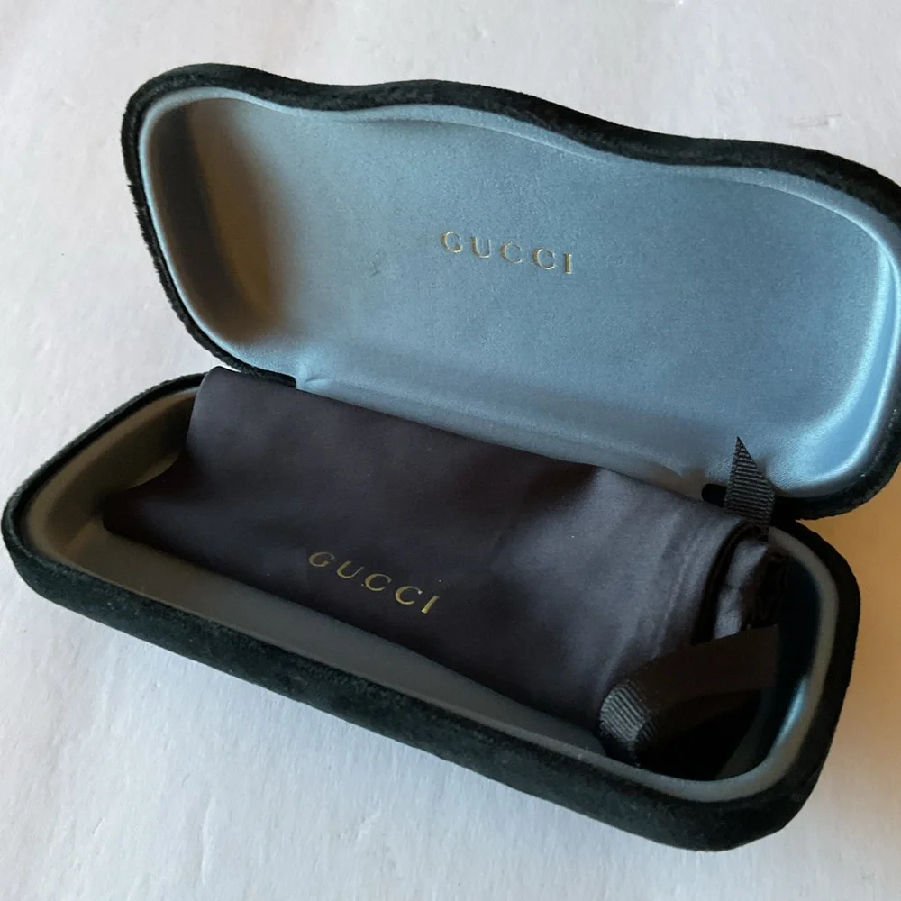 GUCCI BLACK VELVET COVERED SUNGLASSES CASE BLUE LINED GUCCI DRAWSTRING POUCH